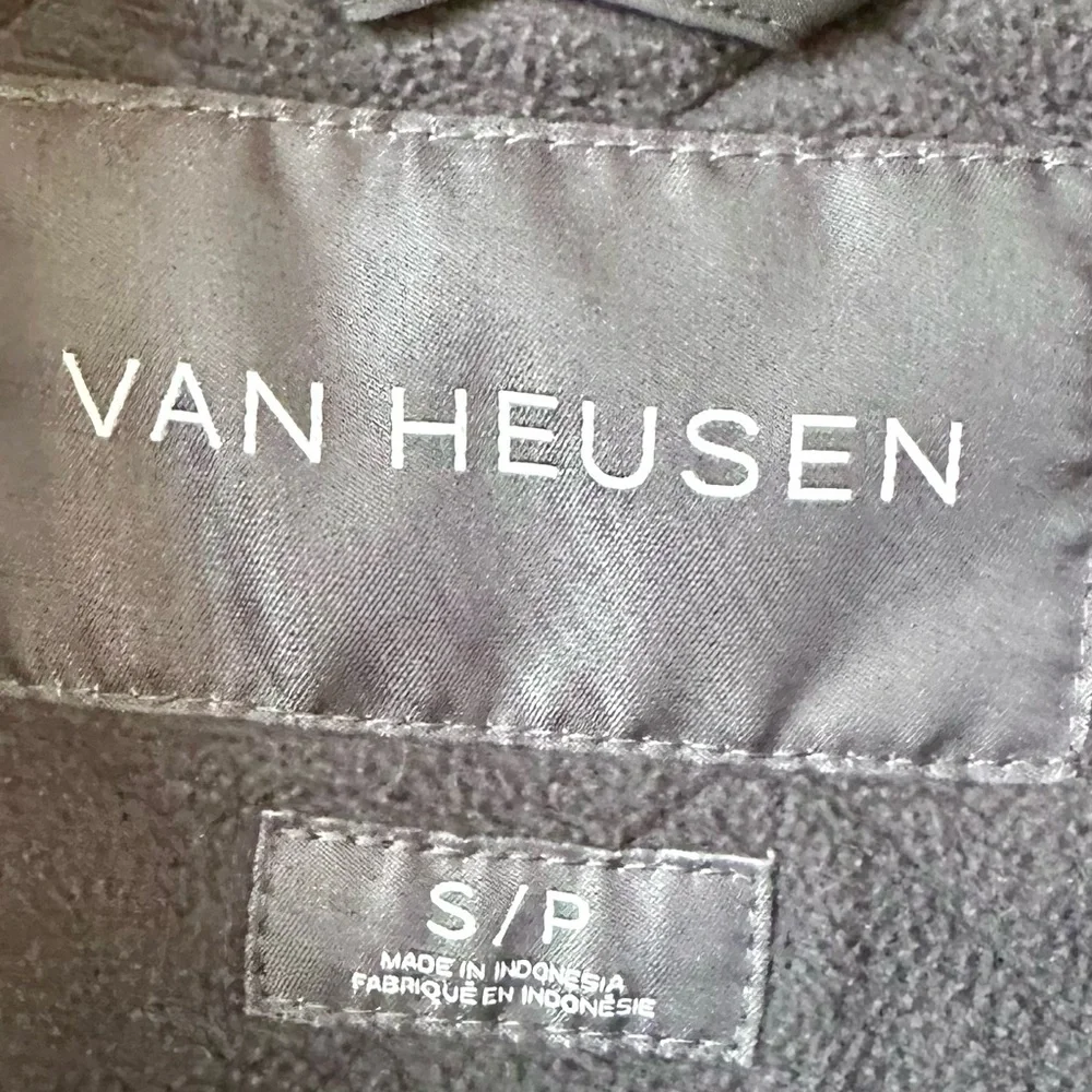Van Heusen•insulated full-zip vest•women’s small•polyester•gray•quilted•pockets - Picture 4 of 13